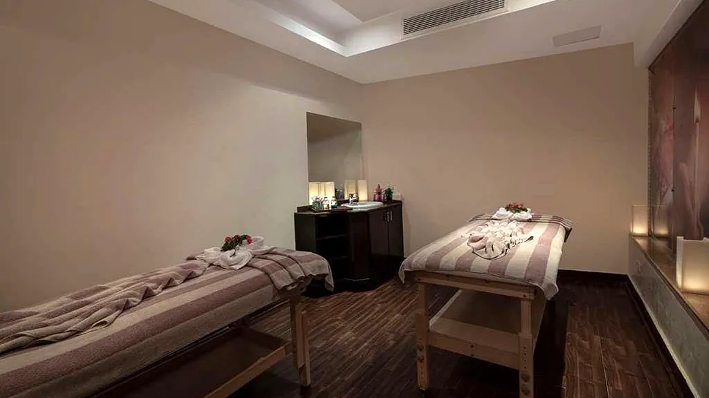 الفندق بيراميزا بيتش ريزورت - سهل حشيش